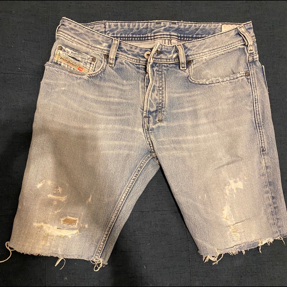 Men’s Diesel cut off shorts 31